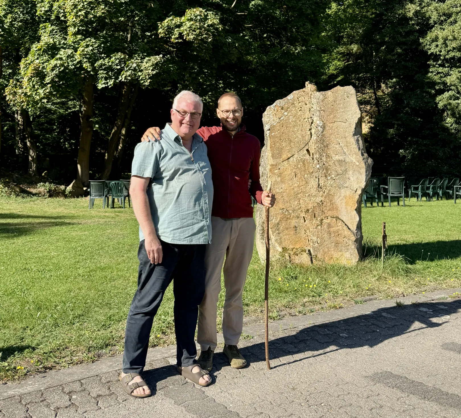 Bruder Olav und ich Ich höre zu – ein Jahr im Schweigen - Tag 57 & 58 – Wenn man dem Abt des Klosters hinterherpfeift