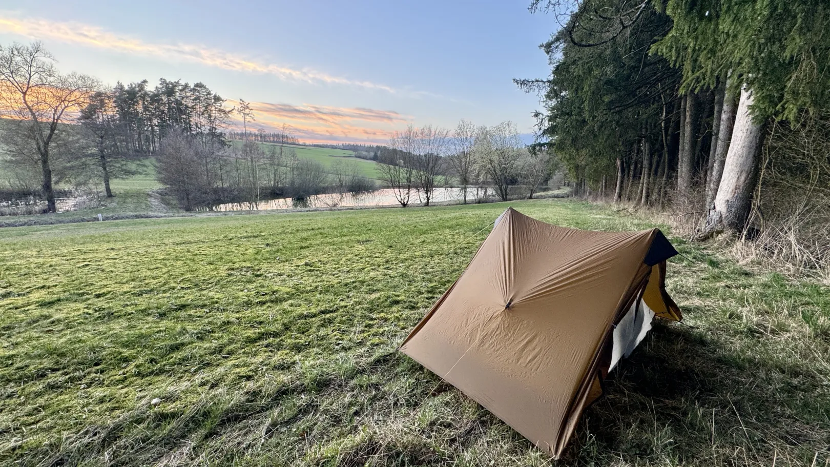 Mein Zeltplatz an diesem Morgen Ich höre zu – ein Jahr im Schweigen